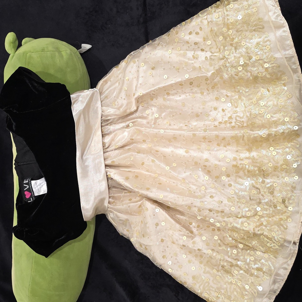 Black and Gold Sequin Dress Size: 4t